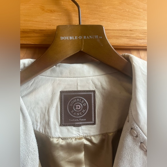 Double D Ranch Coat - Picture 2 of 12